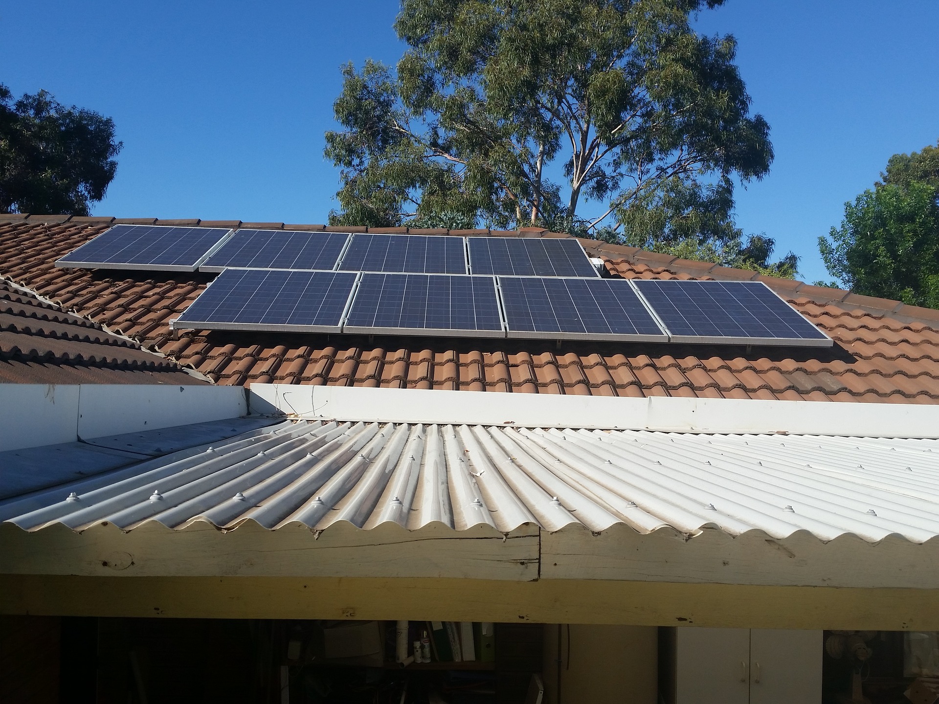 solar-panels-gcbe8d2514_1920